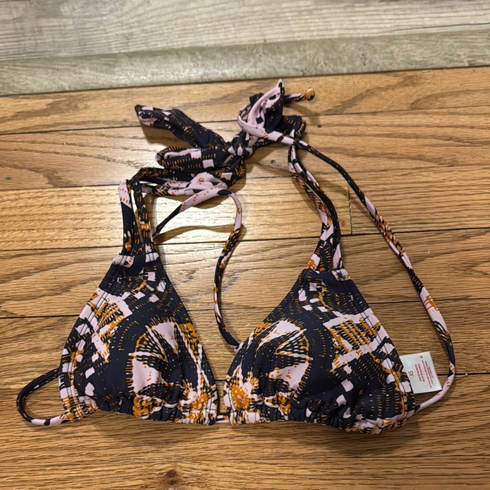 Xhilaration geometric bikini top only